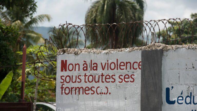 Non à la violence sous toutes ses formes. Haiti © Pierre-William Henry