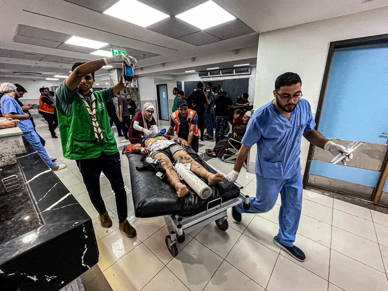Health care work in Gaza. October 2023 © Mohammed Al Masri