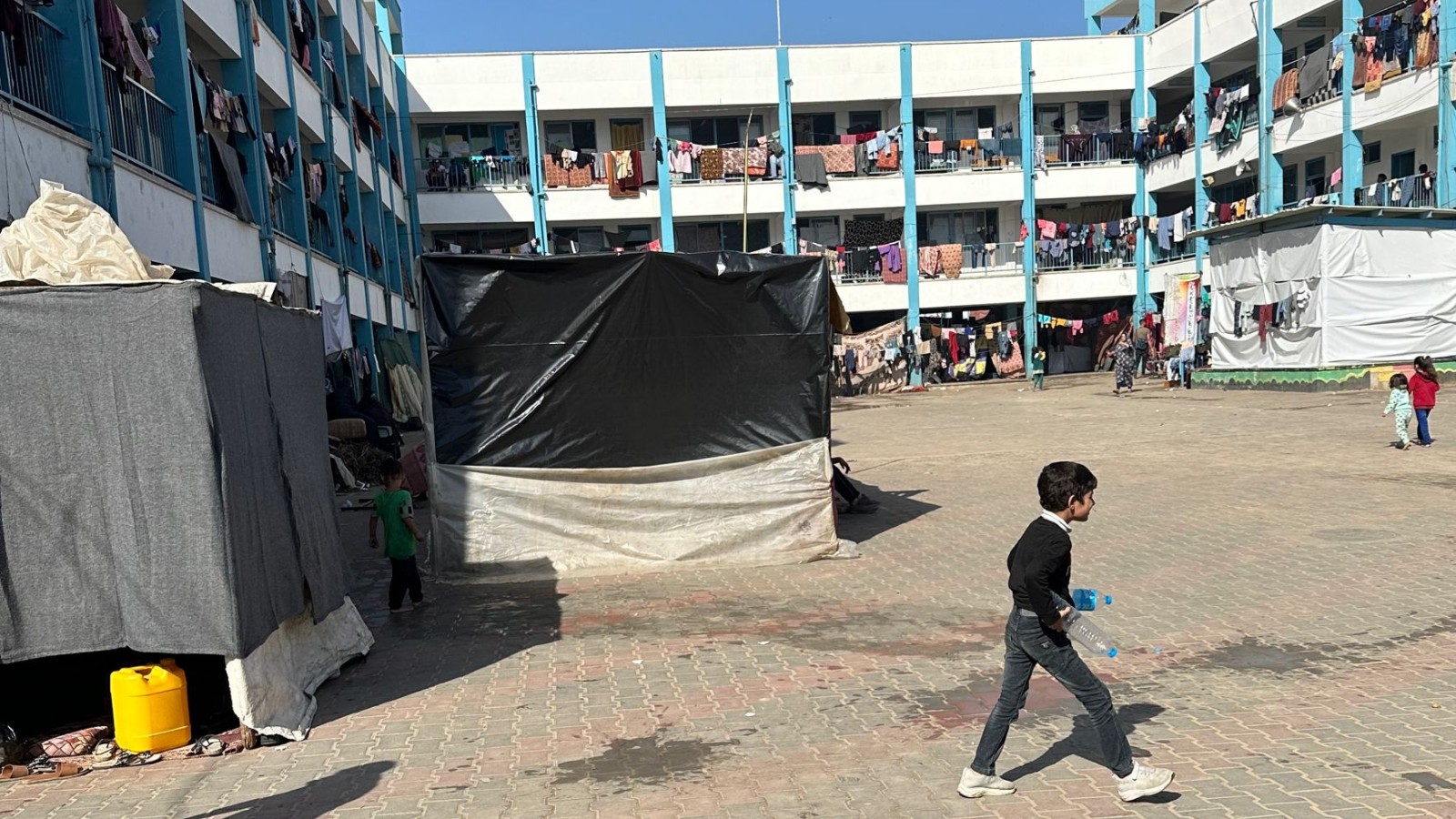 Une école de l'ONU abritant des milliers de personnes déplacées. Novembre 2023 © MdM